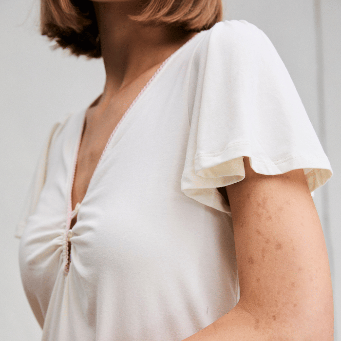 Camisa de Algodón con Detalle de Encaje y Botones hasta la Rodilla en Rosa y Blanco - Parsons