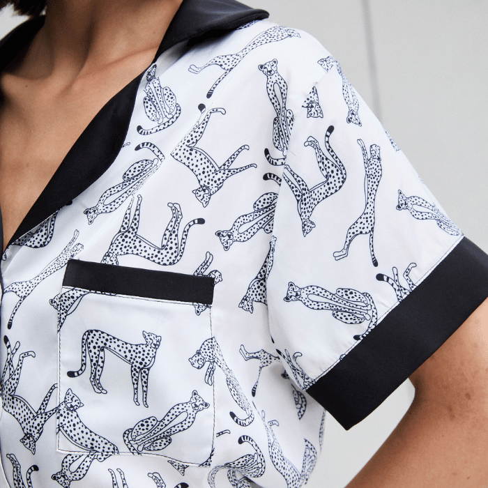 Conjunto camisa manga corta y short Inés para dormir en colores crudo y rosa, línea Tigre - Parsons