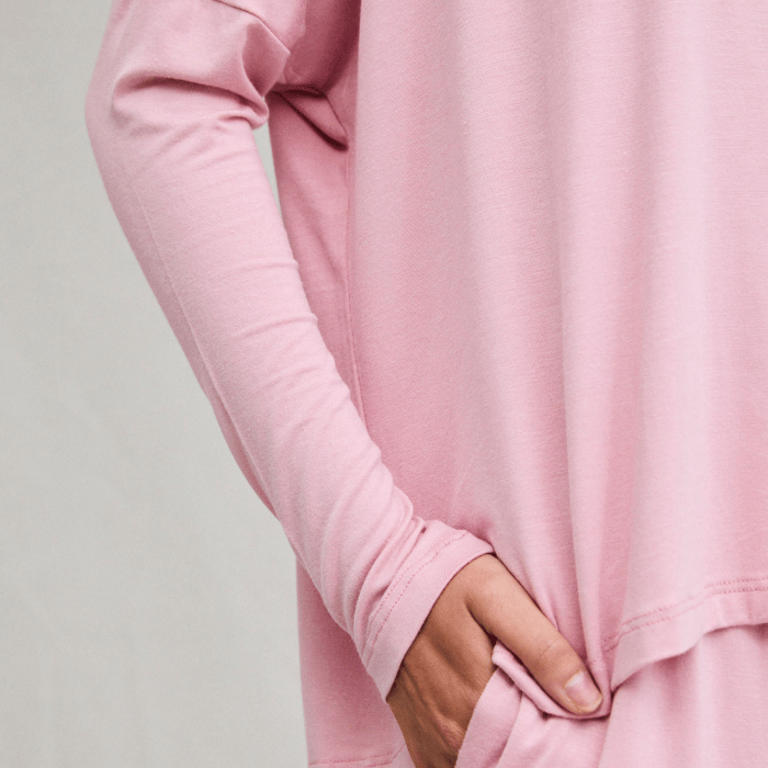 Conjunto polera, manga larga, escote en V y pantalón Antonia, en colores crudo, gris melange, rosa - Parsons