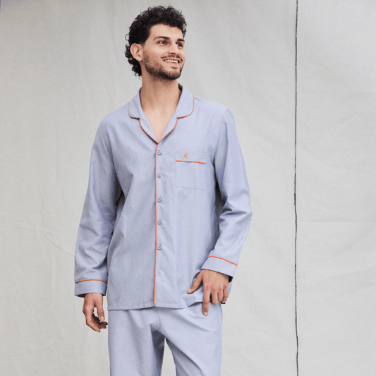 Pijama Andrés de tela Oxford color gris con vivo naranjo - Parsons
